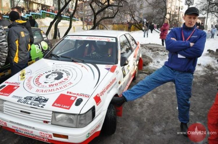 Zagrali silnikami rajdówek