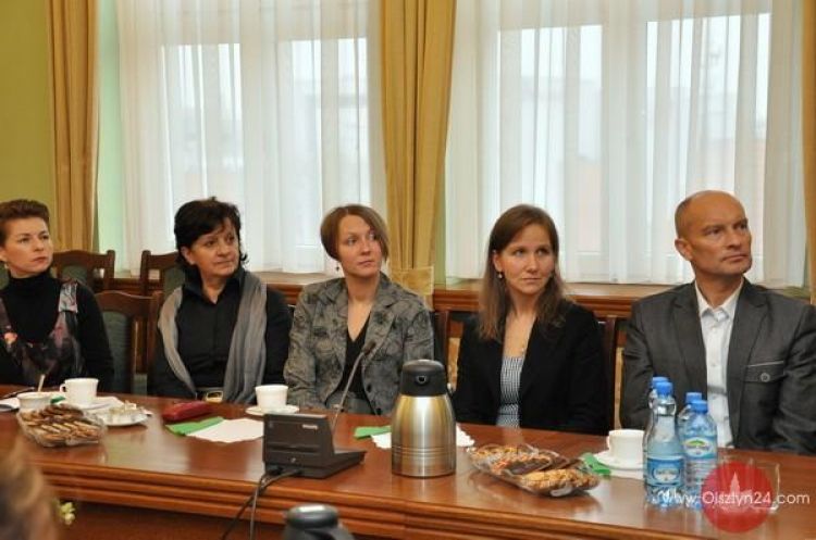 Wojewoda uhonorował pracowników społecznych