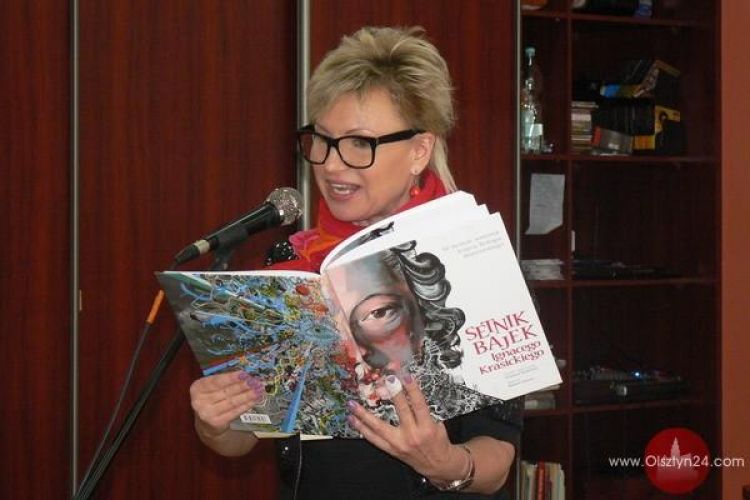 Czerwony Tulipan czyta Krasickiego