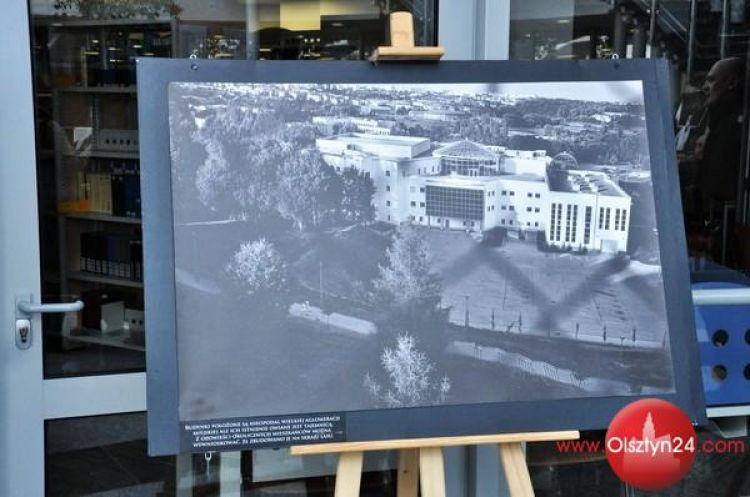 Wystawę fotografii Tomasza Grabowskiego otwarto w Bibliotece Uniwersyteckiej UWM