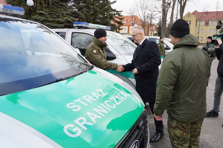 Funkcjonariusze z WMOSG otrzymali nowe pojazdy