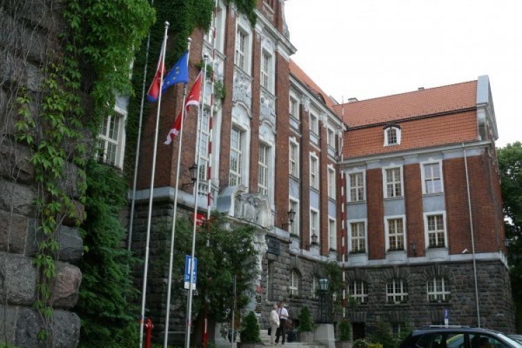 Sesja z debatą o lotnictwie