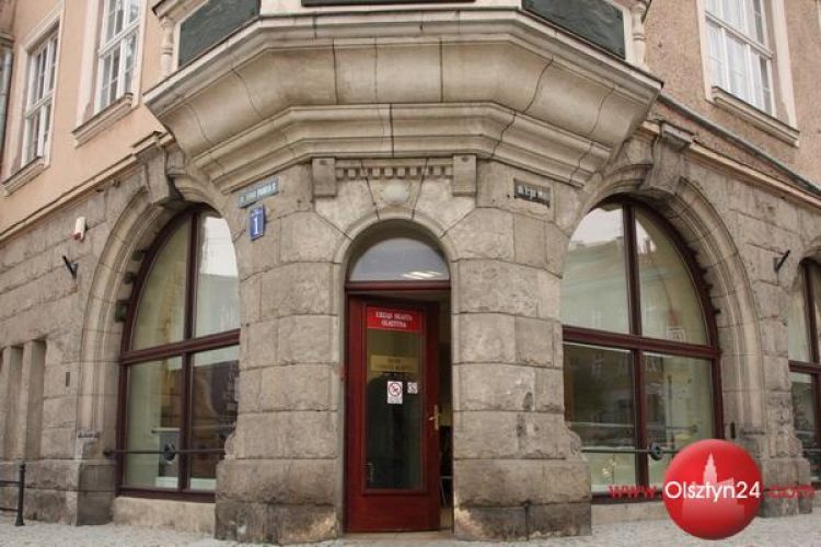 W czwartek ratusz pracuje dłużej 