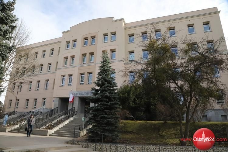 Olsztyński sąd uchylił prawomocne mandaty karne nałożone na czterech uczestników protestu społecznego