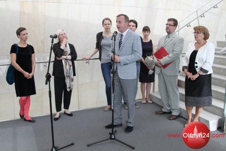 Litewskie krzyże w filharmonii