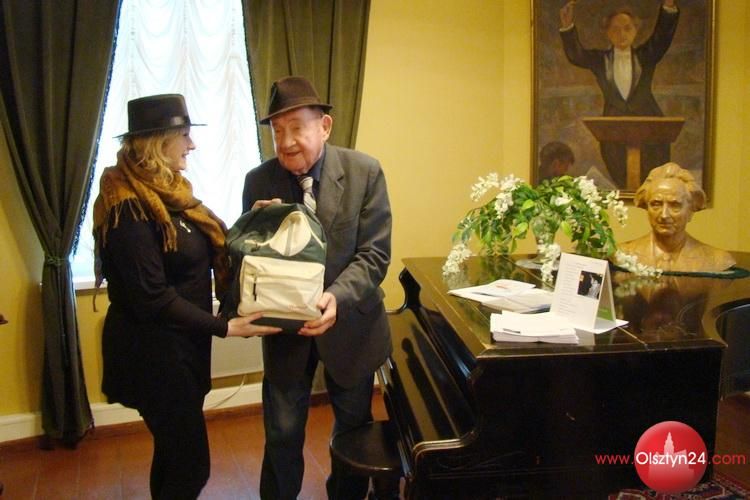 Wyjątkowy dar dla Salonu Muzycznego im. Feliksa Nowowiejskiego w Barczewie