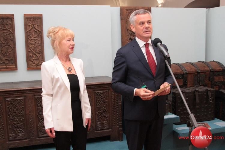 Muzeum Warmii i Mazur prezentuje meble z czasów Kopernika