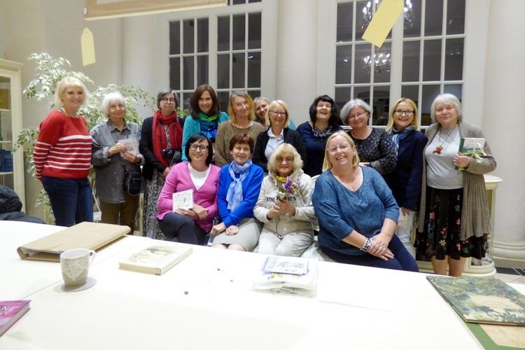 Oranżeria pełna ziół i kwiatów