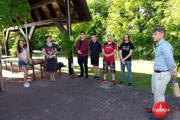 Uroczystość w Internacie Szkoły Policealnej im. prof. Zbigniewa Religi w Olsztynie