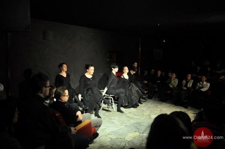 Spichlerzowy wieczór z „Domem Bernardy Alba” i poezją Leśmiana  
