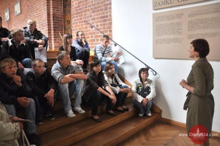 Niecodzienni goście z wizytą na olsztyńskim zamku