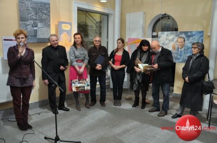 Artystyczna ofensywa „Areszt Sztuki kontra Front Sztuki” od dzisiaj w Starym Ratuszu