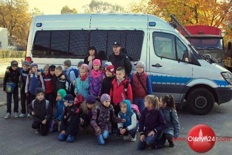 Uczniowie z wizytą u policjantów