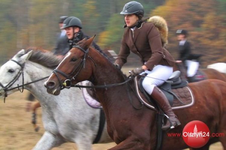 W Smolajnach gonili za lisem, czyli Hubertus 2013