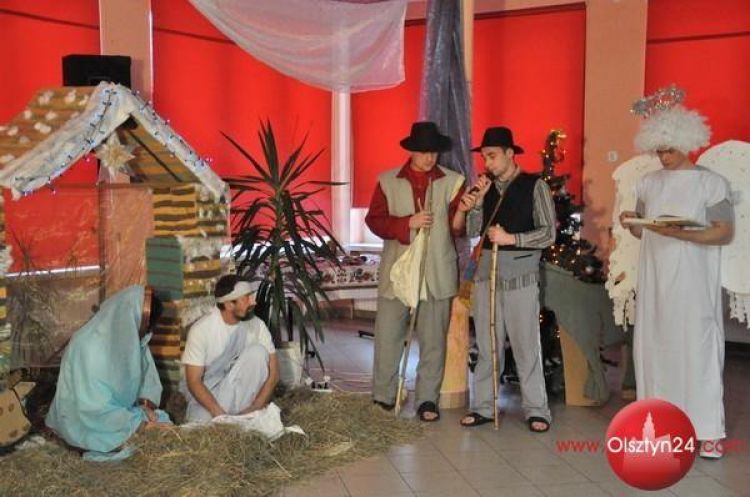 Osadzeni z Aresztu Śledczego w Olsztynie wystawili Jasełka dla podopiecznych SOSW