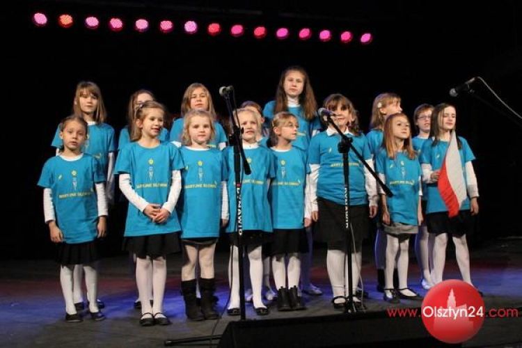 Pieśni patriotyczne coraz bardziej popularne