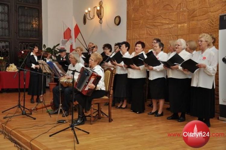 „Pro Patria” i I LO zaprosiły na wieczór patriotyczny