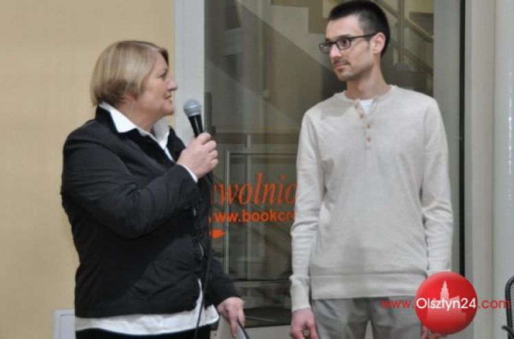 Wystawa plakatów Sebastiana Mroczka „7 sekund” od dzisiaj w Starym Ratuszu