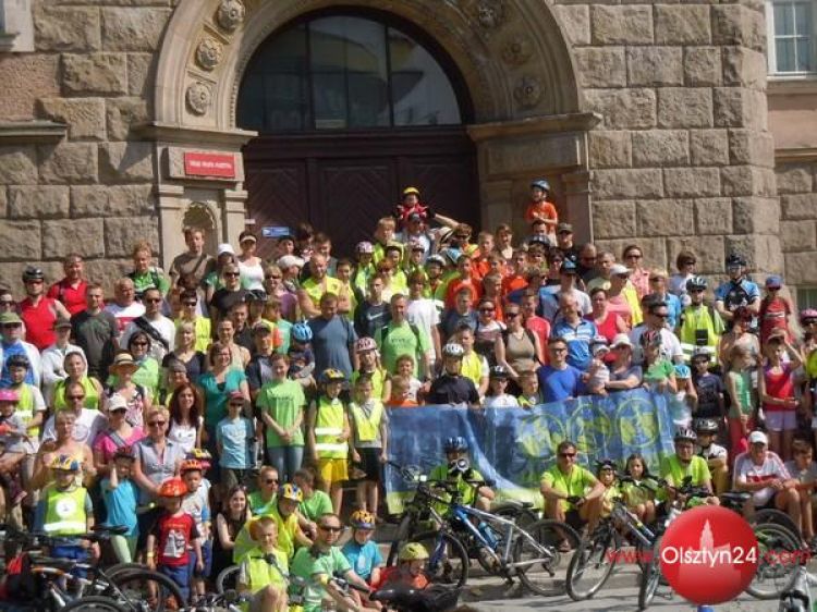 Gimnazjaliści z „Trzynastki” pojechali w rajdzie „JAdę, NIE TANKUJĘ”