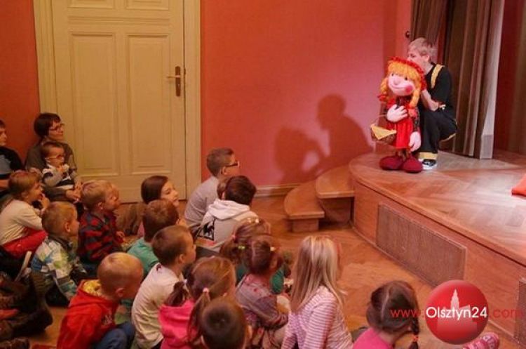 Poranek w Kamienicy z Czerwonym Kapturkiem