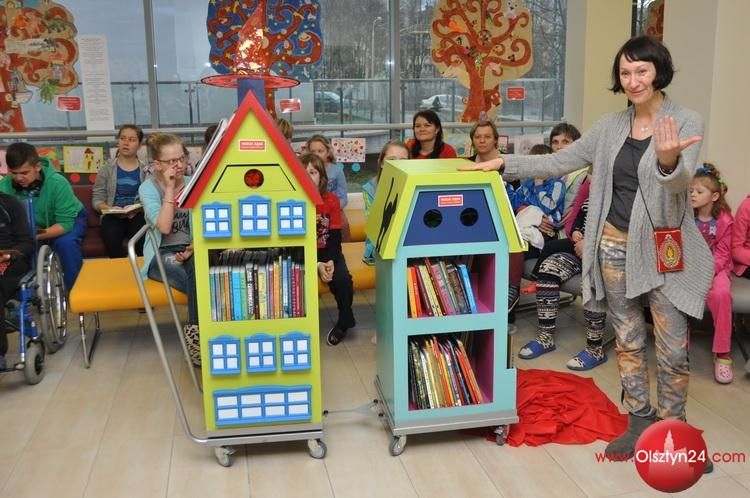 Fundacja Serdecznik z Poznania sprezentowała szpitalowi dziecięcemu Bajkowóz