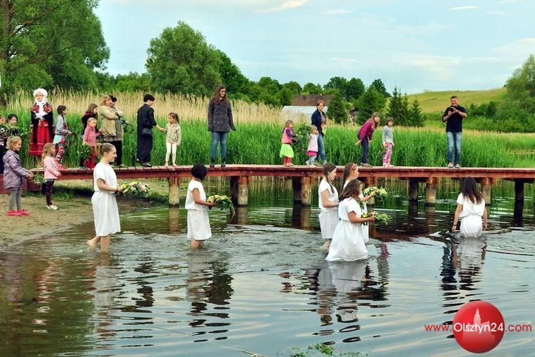 Puszczanie wianków i ambasador USA w Bukwałdzie