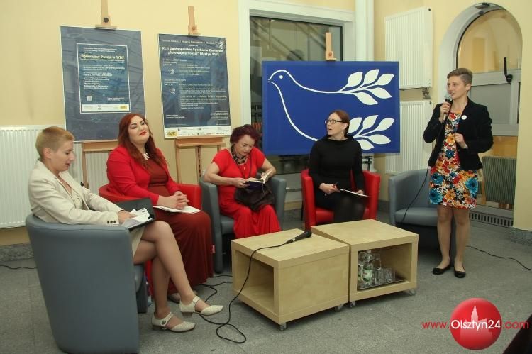 „Panel (o) poezji kobiet” odbył się w WBP w ramach Spotkań Zamkowych 