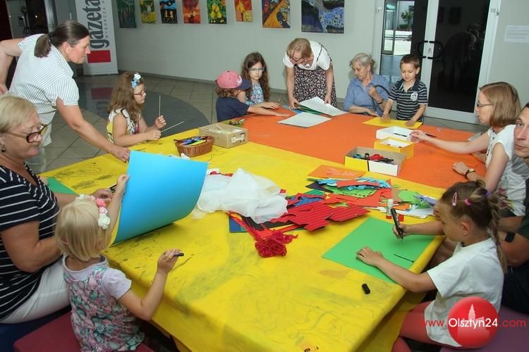 Międzypokoleniowe spotkania wakacyjne  odbywają się w BWA