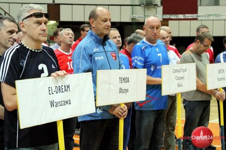 Siatkarze-seniorzy już grają