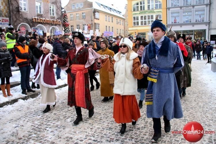 Maturzyści po raz trzeci bawili się na happeningu pod hasłem „100 dni do matury”
