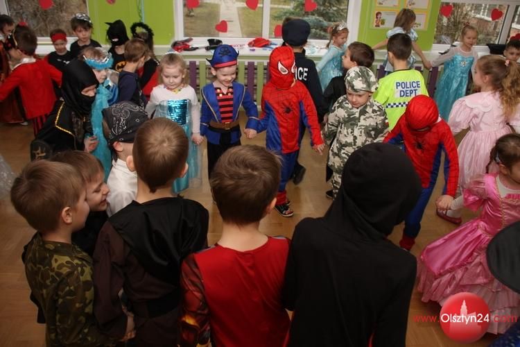 Przedszkolaki bawiły się na balu karnawałowym 