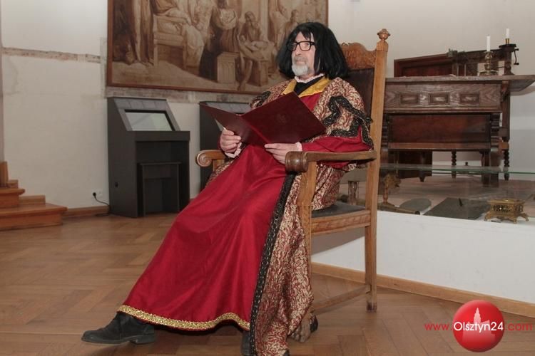 Czytali dzieła Kopernika na Światowy Dzień Książki i Praw Autorskich