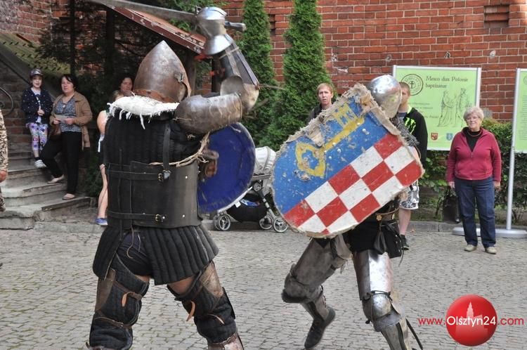 Potyczki rycerskie i tańce dawne na wakacyjnym czwartku z Kopernikiem