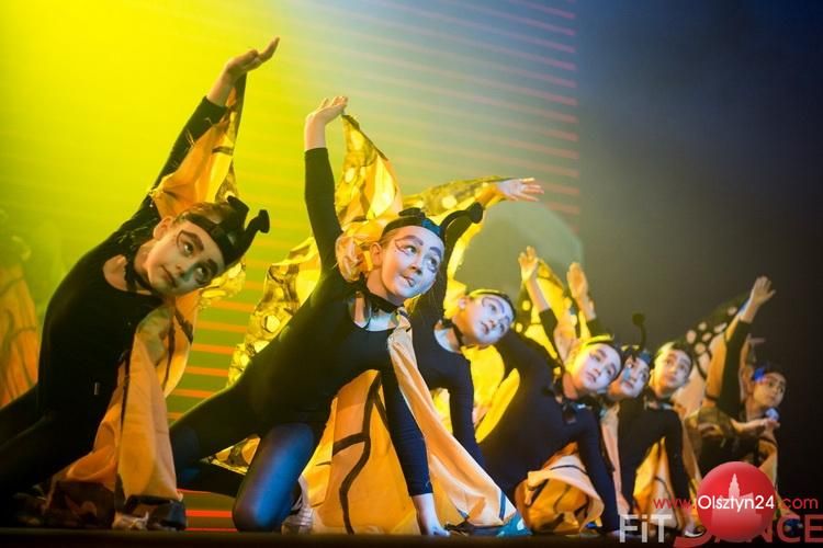 Spektakl taneczny na scenie olsztyńskiej filharmonii