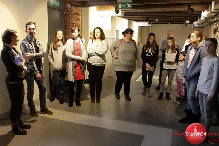 Studenci Uniwersytetu Dzieci prezentują swoje fotografie