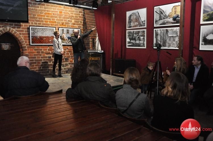 Blur w Sowie z pejzażem miejsko-wiejskim