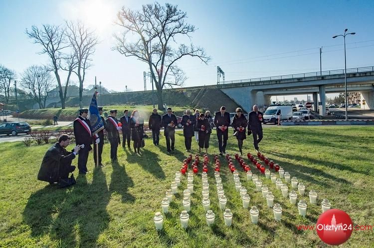 Zapalili znicze na Rondzie Ofiar Katastrofy Smoleńskiej