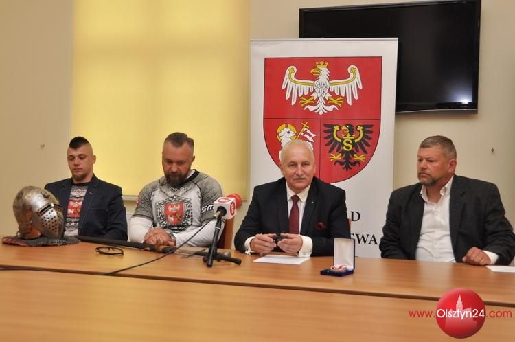 Reprezentanci rycerskiej kadry Polski z marszałkiem o ostatnim sukcesie 