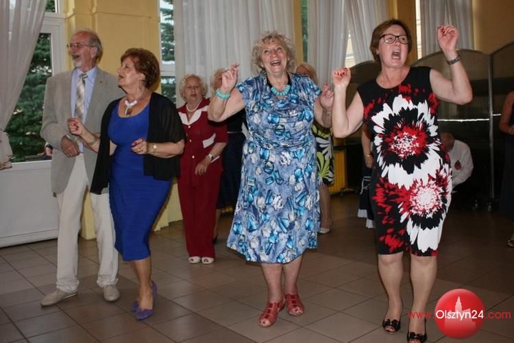 Pożegnalny bal seniorów z uniwersytetów trzeciego wieku