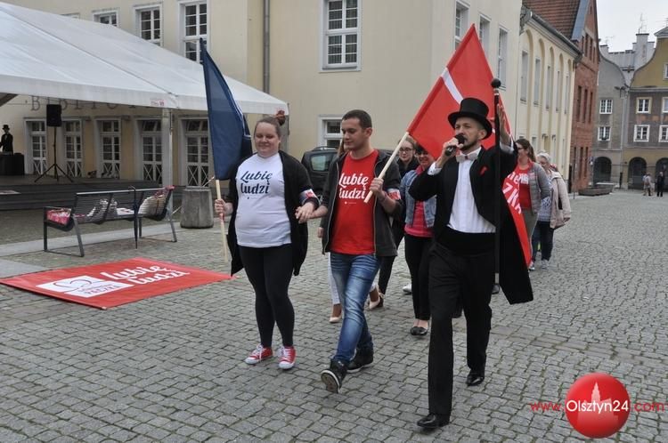 „Studniówka” Szlachetnej Paczki na starówce