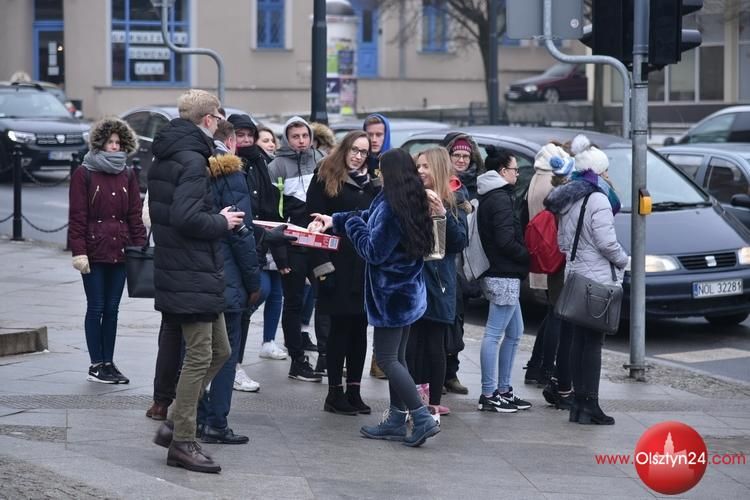 Tłusty czwartek z polityką w tle