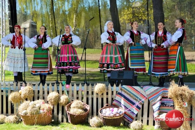 Jarmark, wrzawa i zabawa, czyli majówka w skansenie