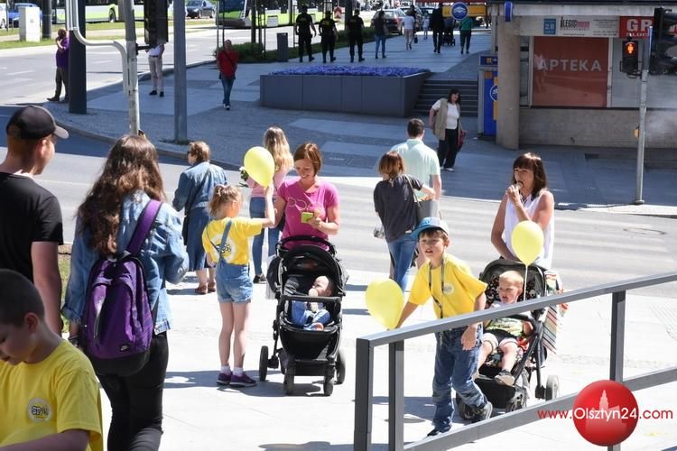 Tulipany i balony na Dzień Europy