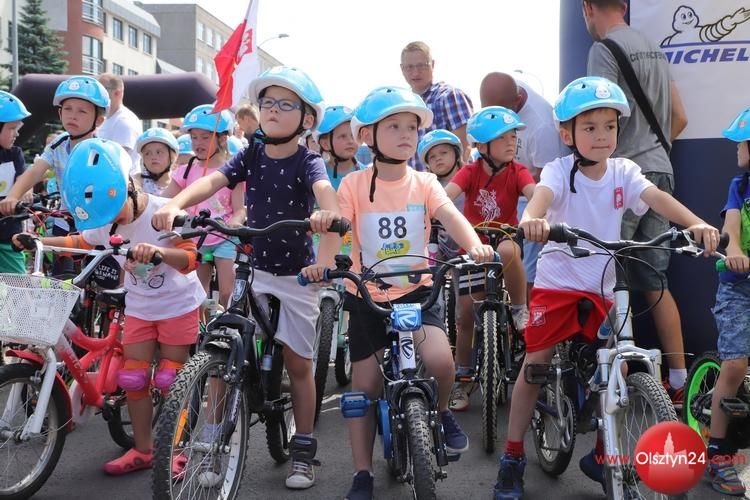 Tysiąc pięćset kasków od Michelin dla młodych rowerzystów