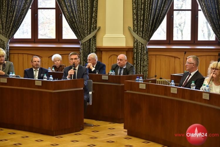 Zakaz dystrybucji alkoholu po godz. 22 utrzymany, będzie jednak więcej koncesji