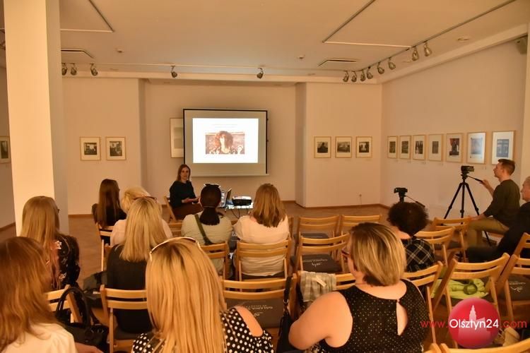 O trudnej twórczości Jacqueline Livingston z Mariolą Balińską w BWA 