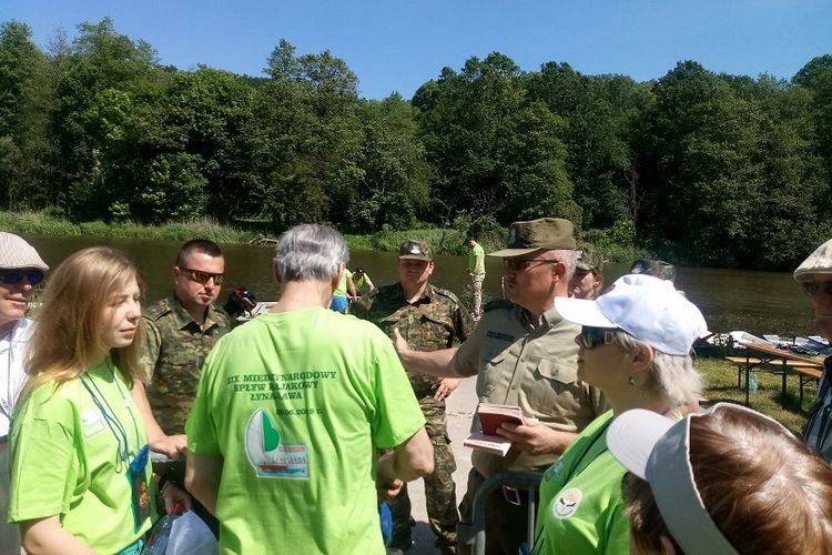 Służby graniczne odprawiły kajakarzy płynących do Prawdińska