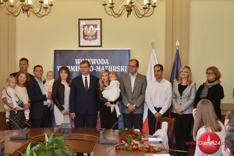 Nowych obywateli Polski powitano w Urzędzie Wojewódzkim