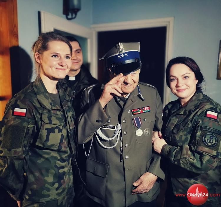 Terytorialsi odwiedzili weteranów przed świętami