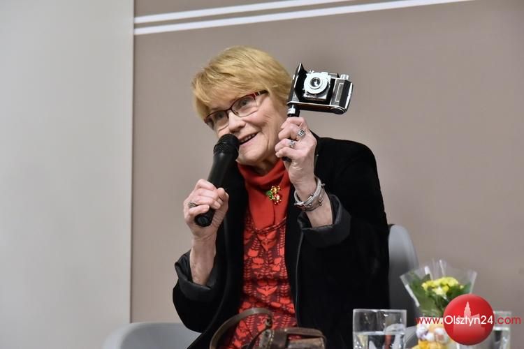 Z panią Zofią o fotograficznych spacerkach po Olsztynie w WBP